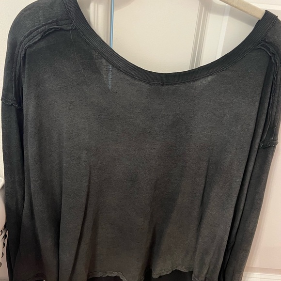 We The Free long sleeve grey top with cut out - Picture 2 of 2